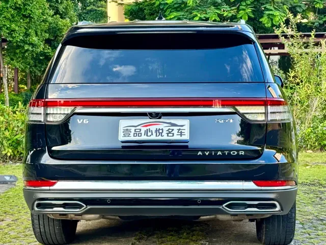 Lincoln Aviator — Фото автомобиля 16