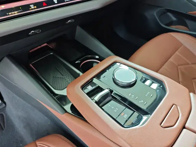 BMW 5 Series — Фото автомобиля 11