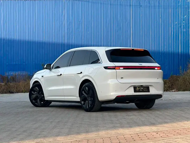 Li Auto L6 — Фото автомобиля 7