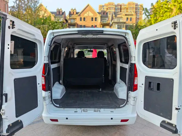 Changan Ruixing EM60 — Фото автомобиля 6
