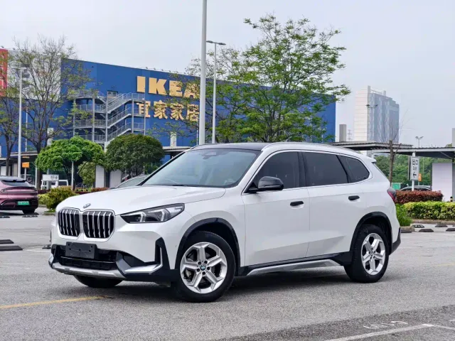 Фотография автомобиля — BMW X1
