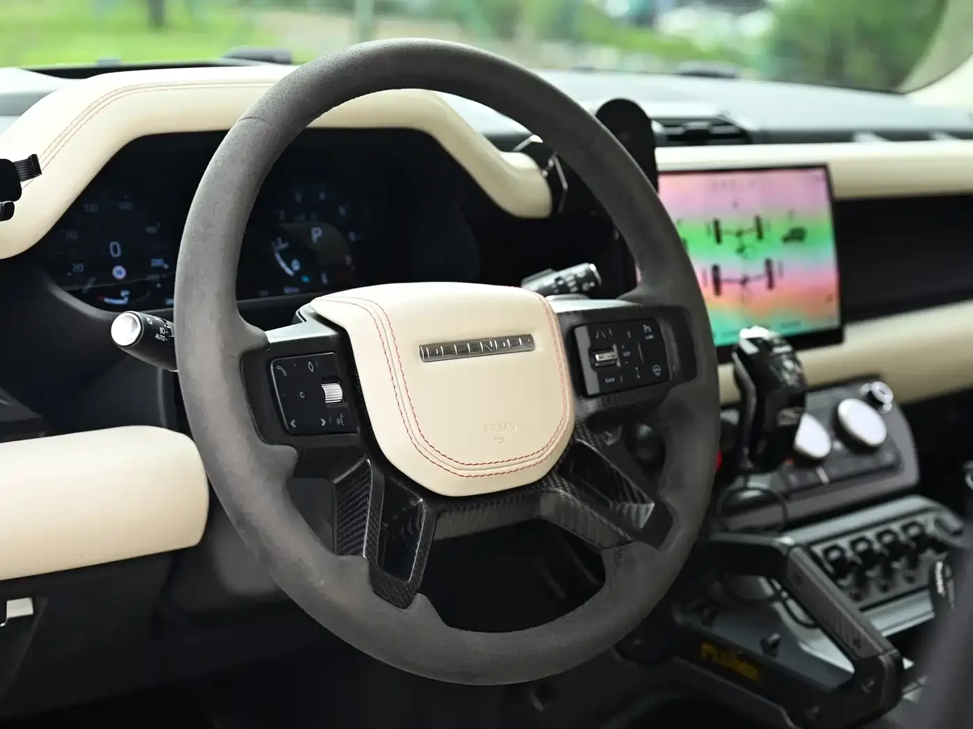 Land Rover Land Rover Defender 2023 Model 110 5.0T V8 — Фото автомобиля 9