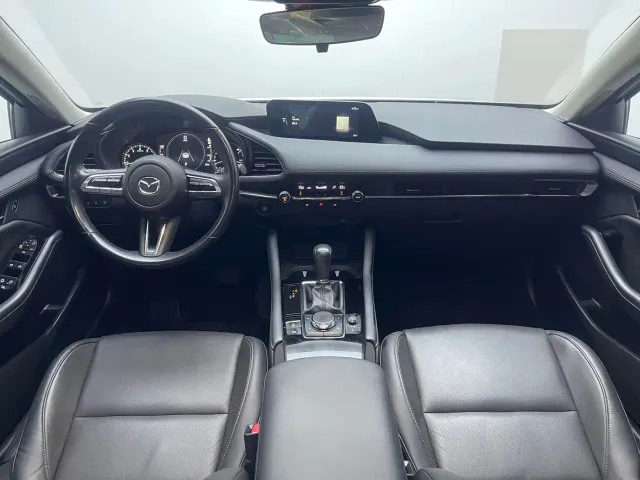 Mazda Axela — Фото автомобиля 17