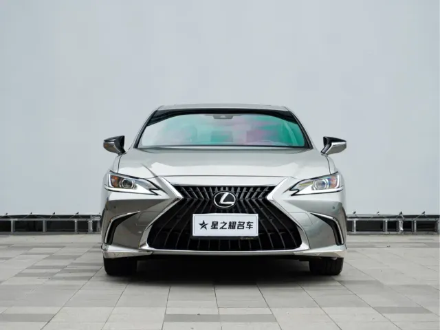 Lexus ES — Фото автомобиля 2