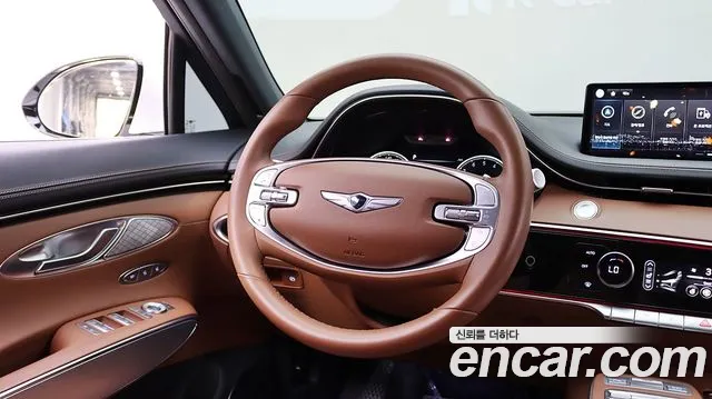 Genesis GV70 — Фото автомобиля 10