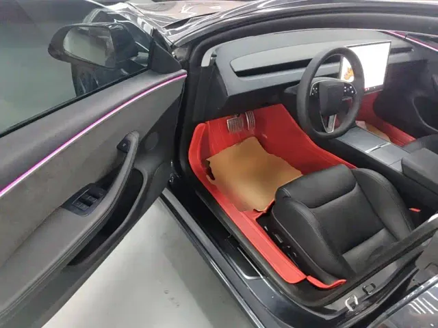 Tesla Model 3 — Фото автомобиля 15