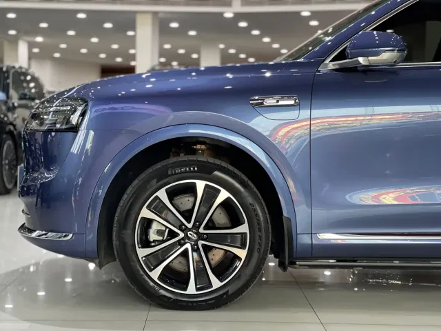 Aito M7 — Фото автомобиля 18