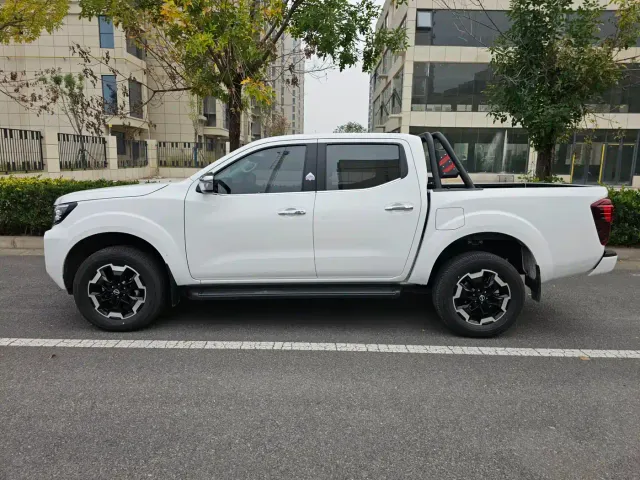 Nissan Navara — Фото автомобиля 7