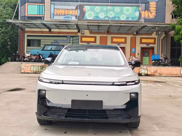 Leapmotor B10 — Фото автомобиля 2