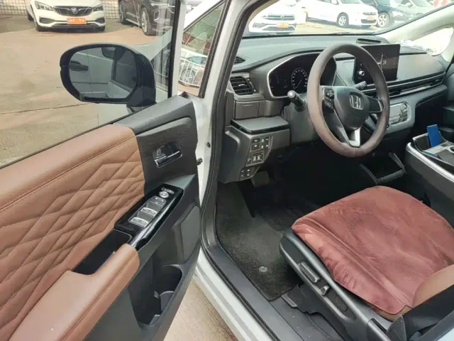 Honda Elysion — Фото автомобиля 15