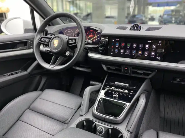 Porsche Cayenne — Фото автомобиля 16