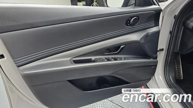Hyundai AVANTE — Фото автомобиля 24