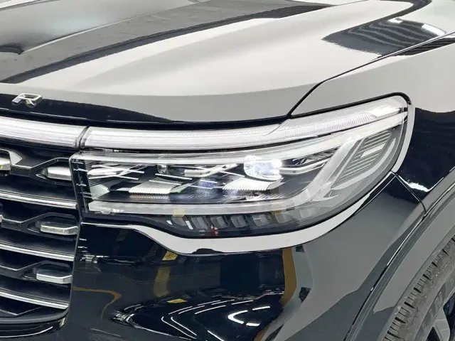 Ford Explorer — Фото автомобиля 10