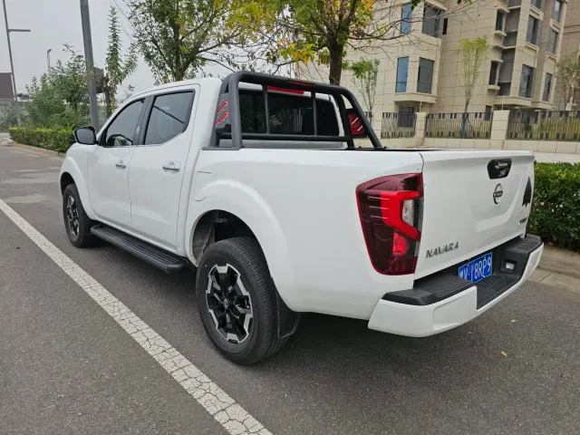 Nissan Navara — Фото автомобиля 4