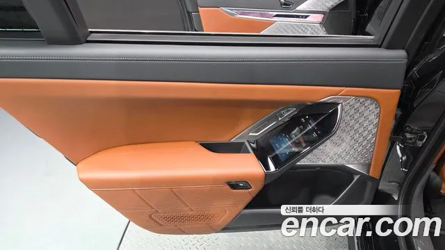 BMW i7 G70 — Фото автомобиля 14