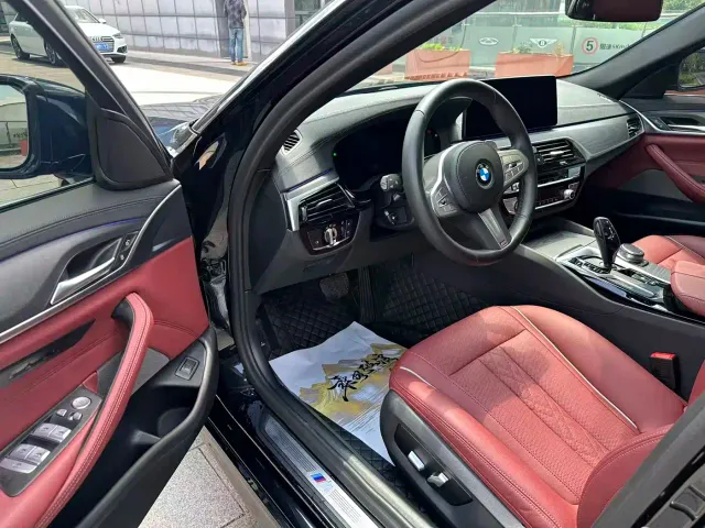 BMW 5 Series — Фото автомобиля 4
