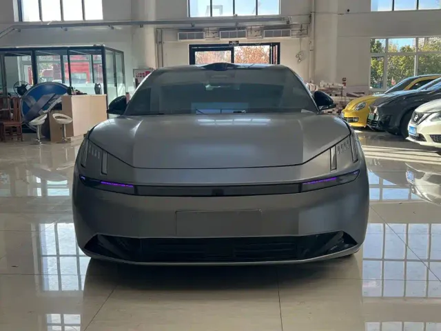 Lynk & Co Z10 — Фото автомобиля 2