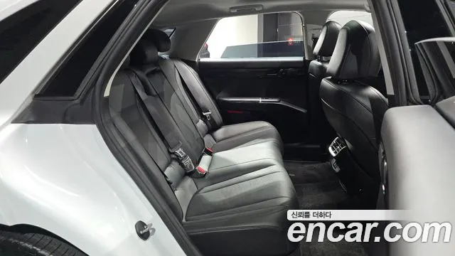 Hyundai Grandeur GN7 — Фото автомобиля 17