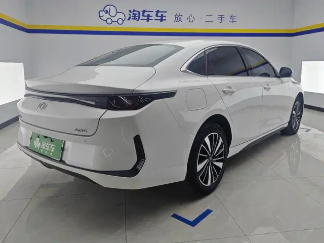 Changan Qiyuan A05 — Фото автомобиля 3