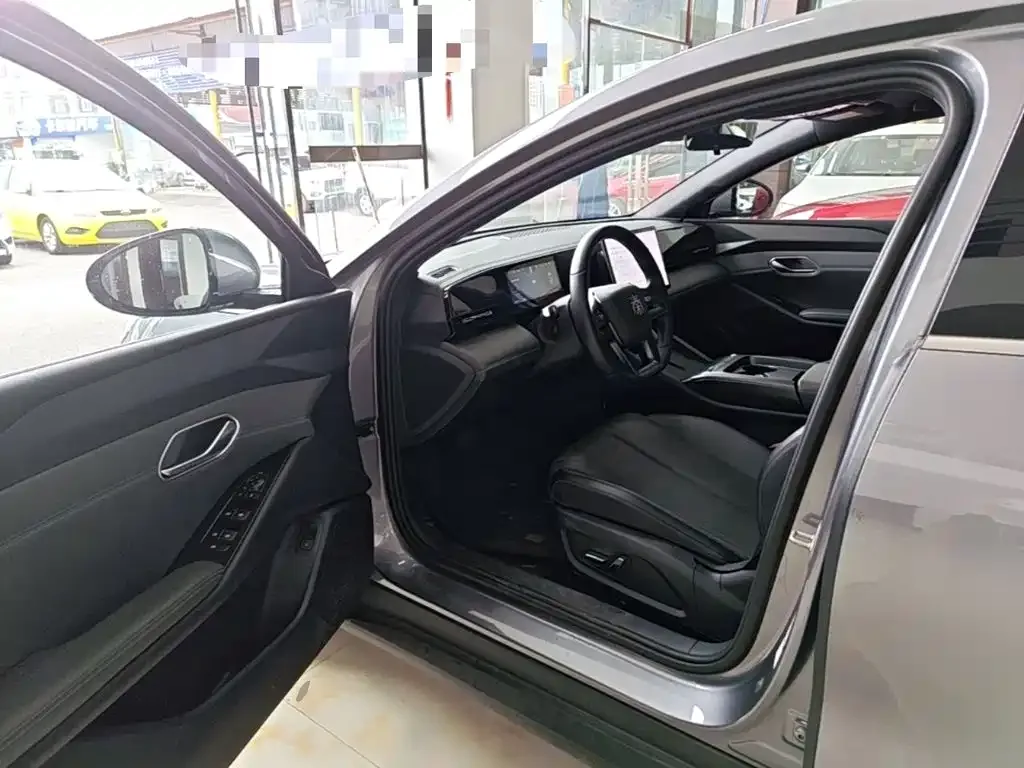 BYD Qin L 2025 EV 545KM Superior — Фото автомобиля 15