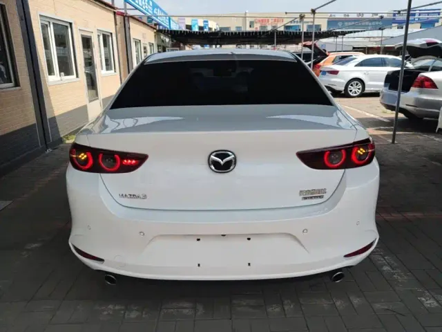 Mazda Axela — Фото автомобиля 5