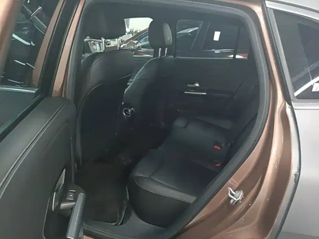 Mercedes-Benz EQA — Фото автомобиля 16