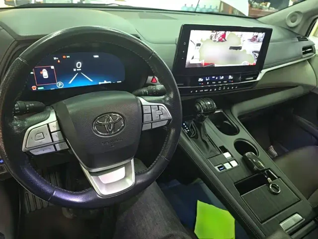 Toyota Sienna — Фото автомобиля 9