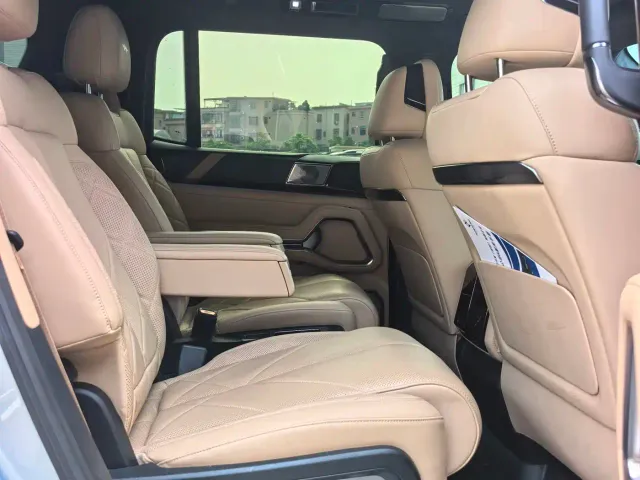 BYD FangChengBao Leopard 8 — Фото автомобиля 30