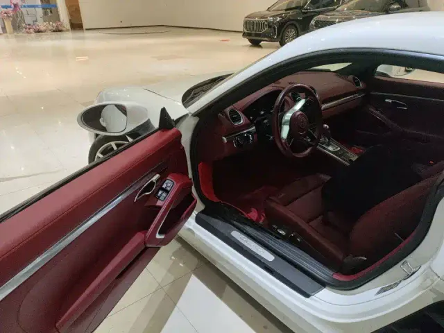 Porsche 718 — Фото автомобиля 5