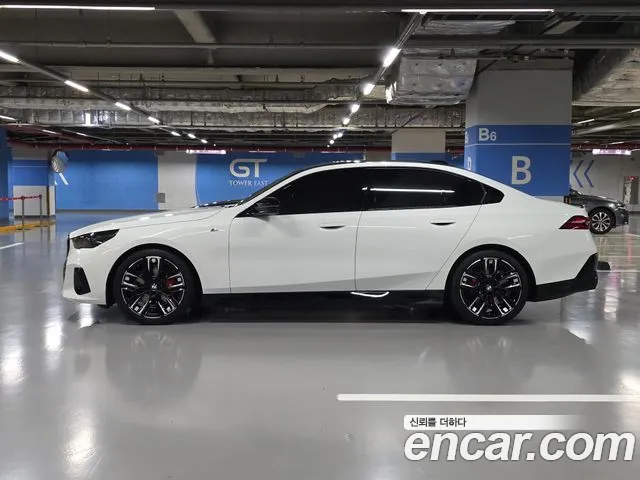 BMW i5 G60 — Фото автомобиля 3