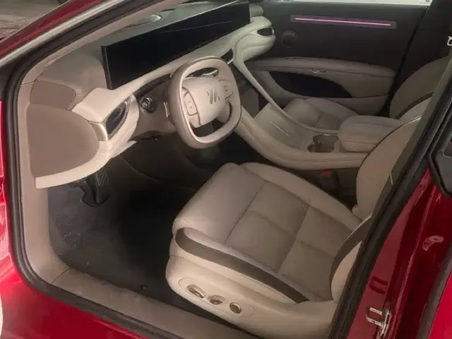 IM Motors L6 — Фото автомобиля 9
