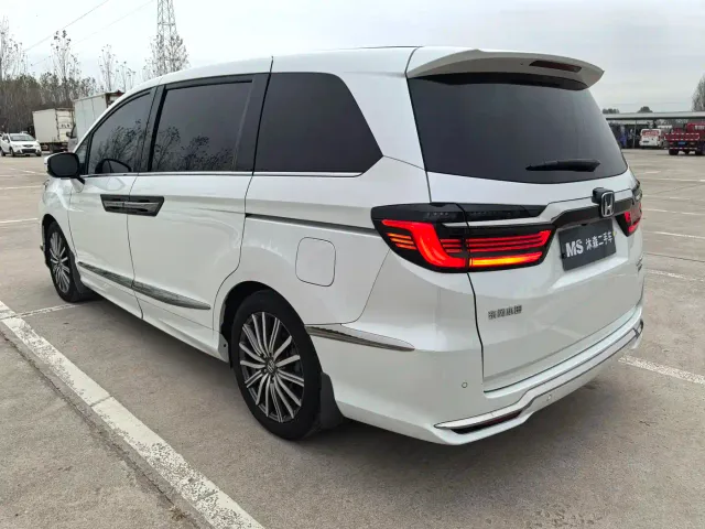 Honda Elysion — Фото автомобиля 4