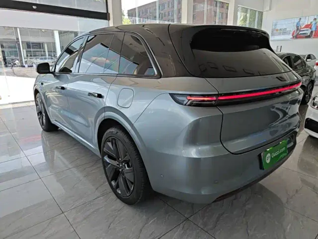 Li Auto L6 — Фото автомобиля 4