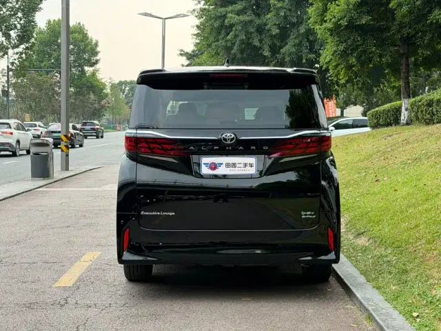 Toyota Alphard — Фото автомобиля 5