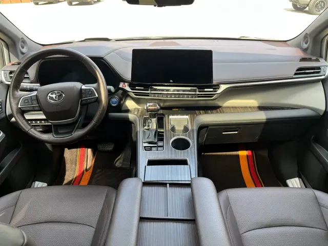 Toyota Granvia — Фото автомобиля 10