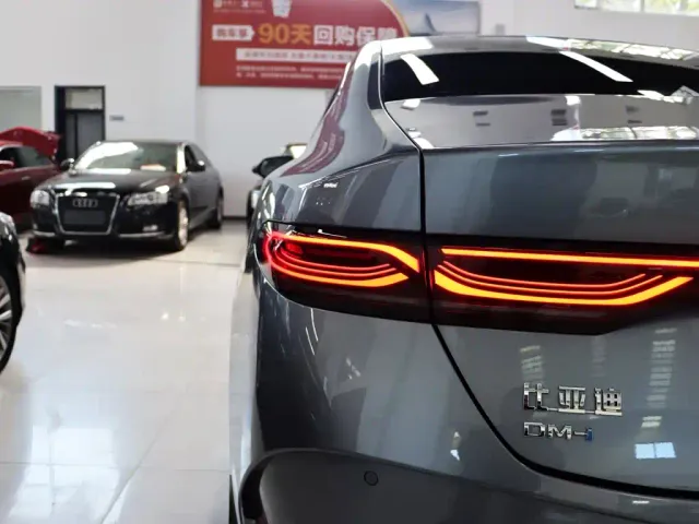 BYD Qin PLUS — Фото автомобиля 25