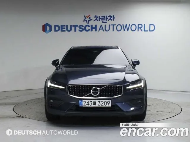 Volvo V60 — Фото автомобиля 3