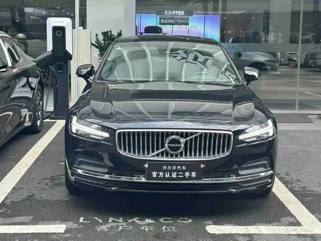 Volvo S90 — Фото автомобиля 2