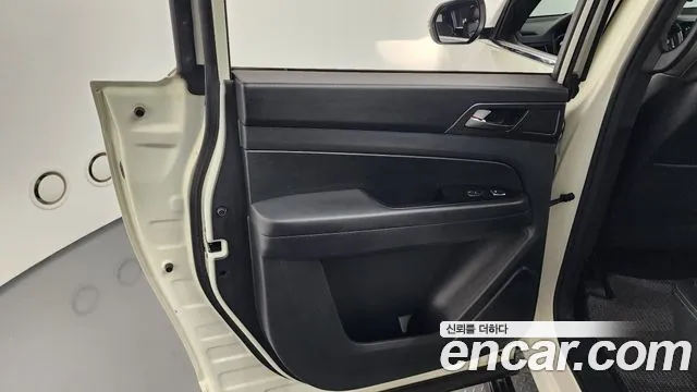 KG_Mobility_Ssangyong Rexton Новый Rexton Sport Khan Дизель 2.2 2WD — Фото автомобиля 22