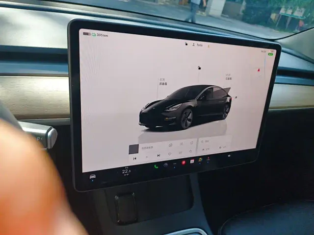 Tesla Model 3 — Фото автомобиля 20