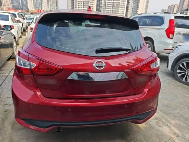 Nissan Tiida — Фото автомобиля 5