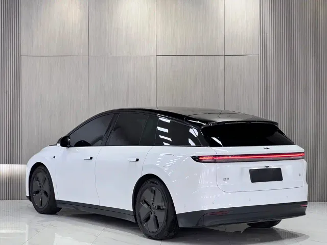 Li Auto i6 — Фото автомобиля 12
