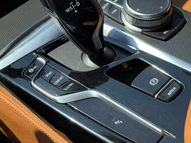 BMW 5 Series — Фото автомобиля 17