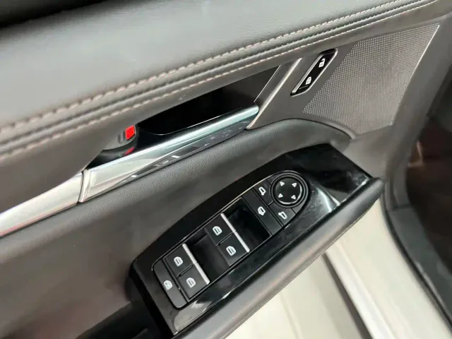 Mazda Axela — Фото автомобиля 14