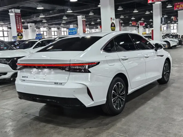 Chery Fulwin A8 — Фото автомобиля 6