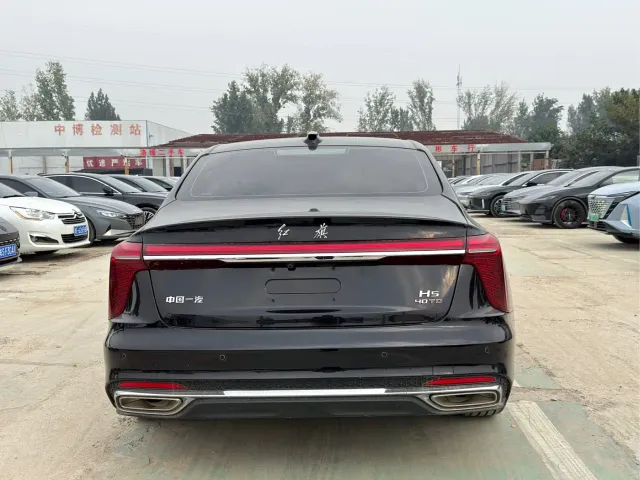 Hongqi H5 — Фото автомобиля 8