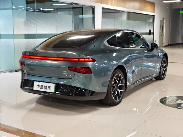 Xpeng P7 — Фото автомобиля 5