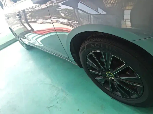 Roewe i5 — Фото автомобиля 20