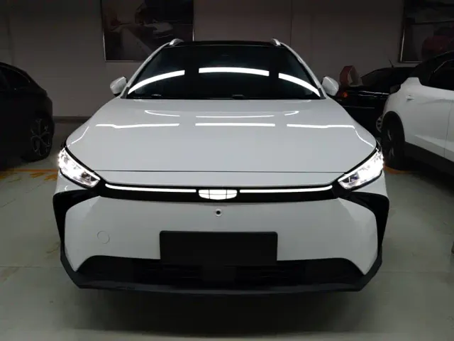 Geely Geometry M6 — Фото автомобиля 2