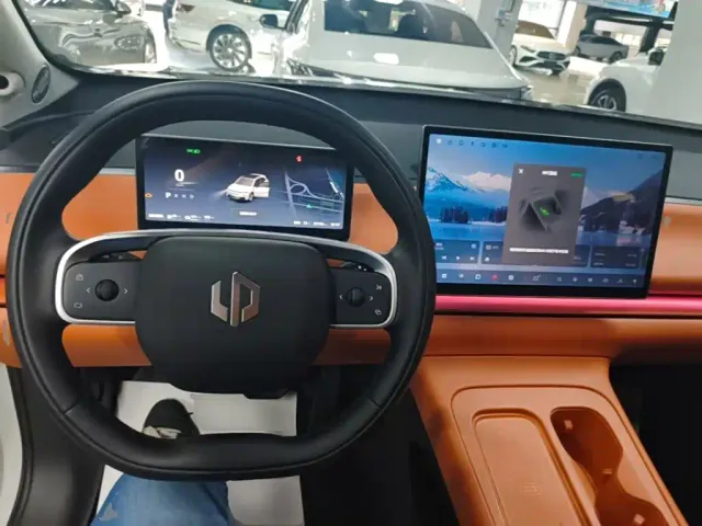 Leapmotor C10 — Фото автомобиля 9